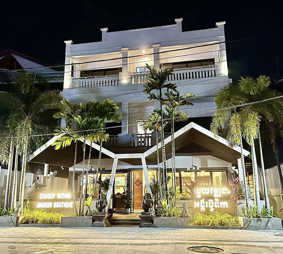 Exterior & Views