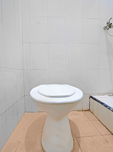 Bathroom 3, OYO 90665 Juwingan Syariah 2, Surabaya
