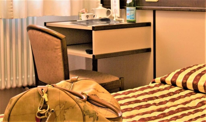 Bedroom 4, Bes Hotel Papa San Pellegrino Terme, Bergamo