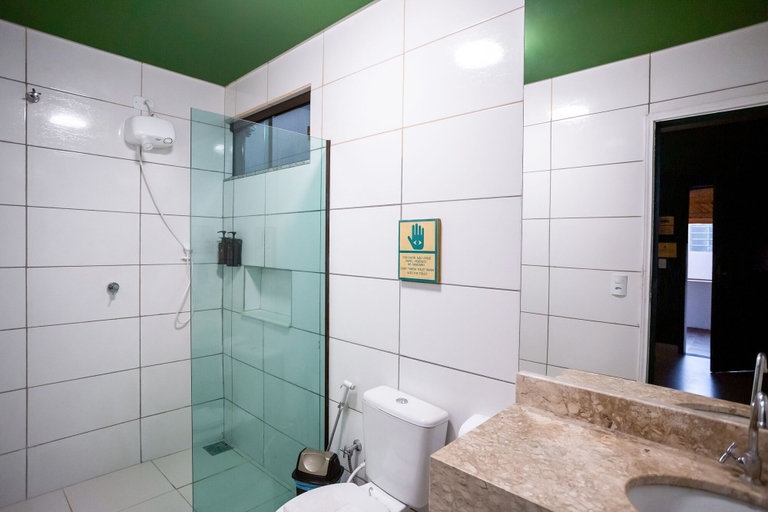 Bathroom 5, The Garden, Bonito