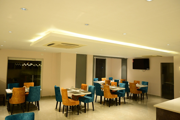 Food & Drinks 5, Sterling Keys by TGi, Bangalore