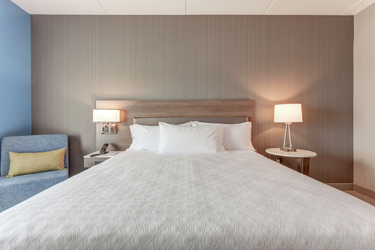 Bedroom 3, Home2 Suites by Hilton Toronto Brampton, Peel