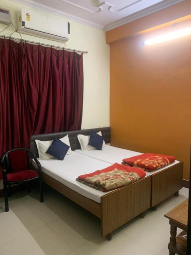 Bedroom 5, Narendra Guest House, Varanasi