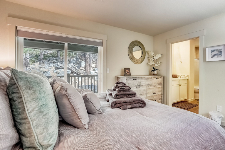 Bedroom 3, South Star Pines Place, Douglas
