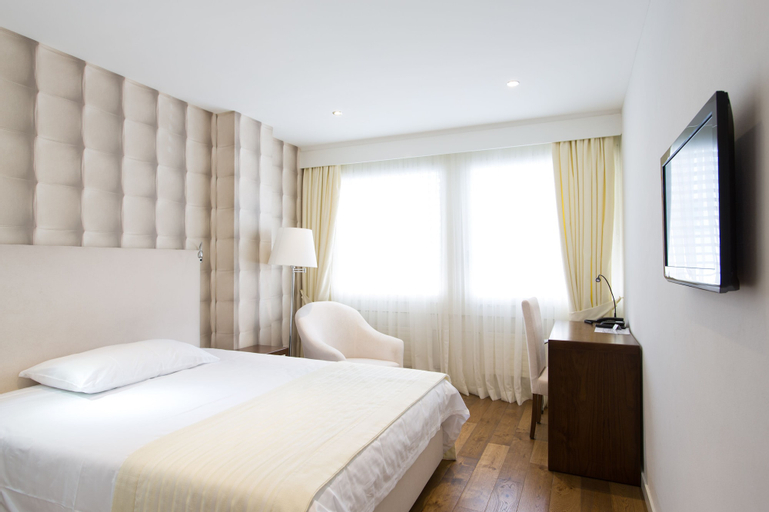 Bedroom 15