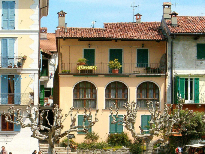 Enticing Apartment in Stresa with Balcony & Lake Views, Verbano-Cusio-Ossola
