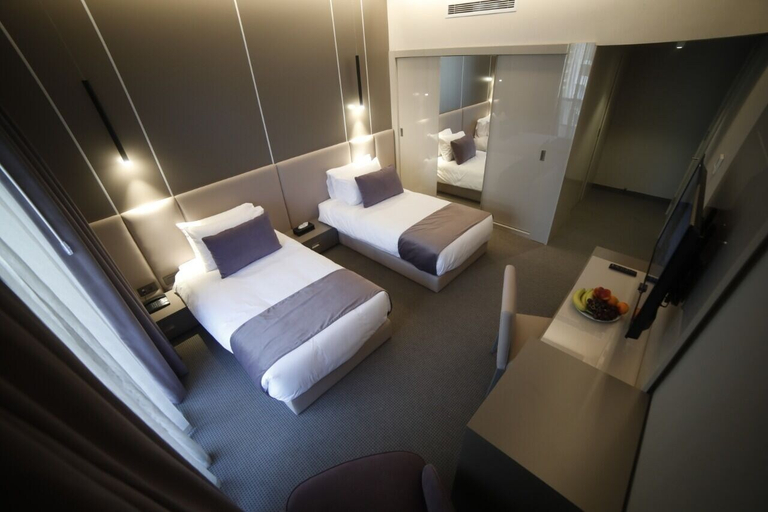 Bedroom 4, Rawsheh 51, Beirut