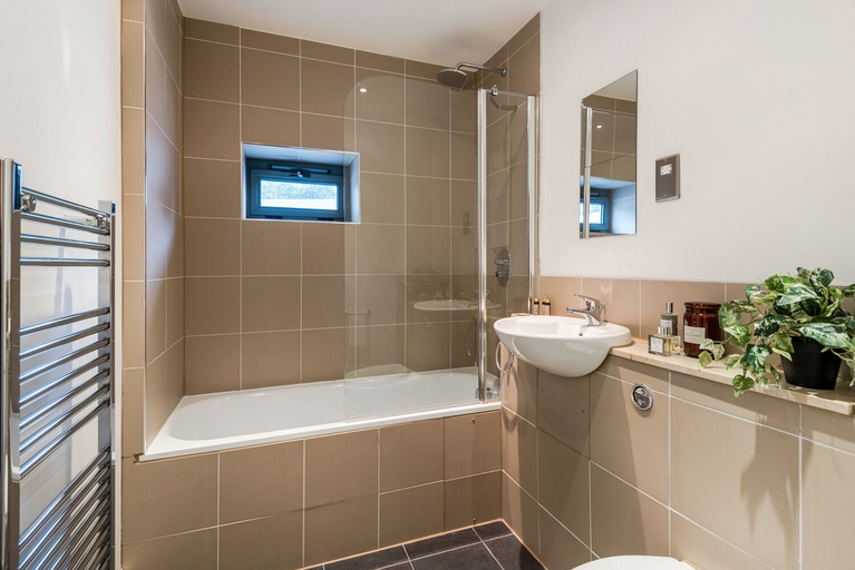 Bathroom 4, Farringdon Apartments, London