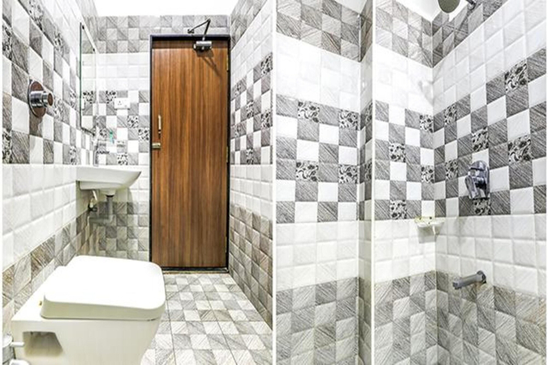 Bathroom 4, Fabhotel Rr Grand, Krishna
