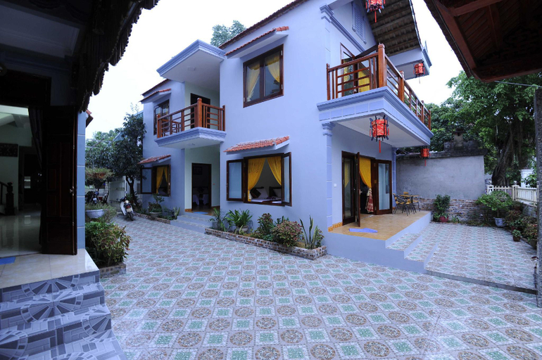 Exterior & Views