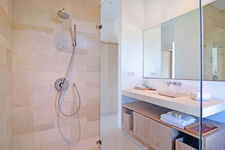 Bathroom 4, Scene Estate, Badung