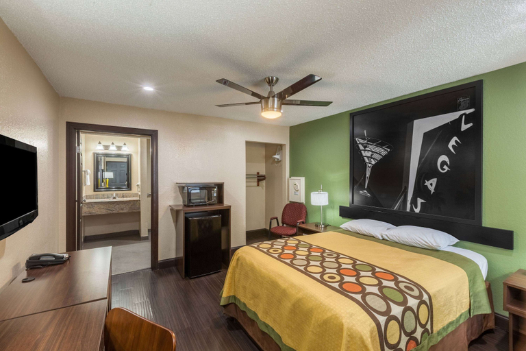 Bedroom 3, Super 8 by Wyndham Austin University/Downtown Area, Travis