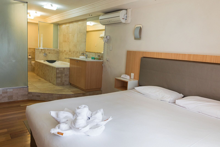 Bedroom 3, Indian Ocean Hotel, Stirling