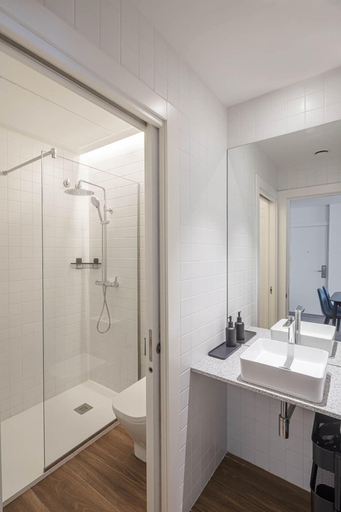 Bathroom 5, Invino Apartments, La Rioja