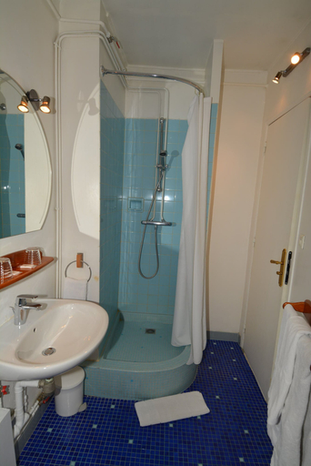 Bathroom 5, Port Royal Hotel, Paris