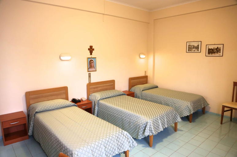 Bedroom 4, Istituto Piccole Ancelle di Cristo Re, Rome