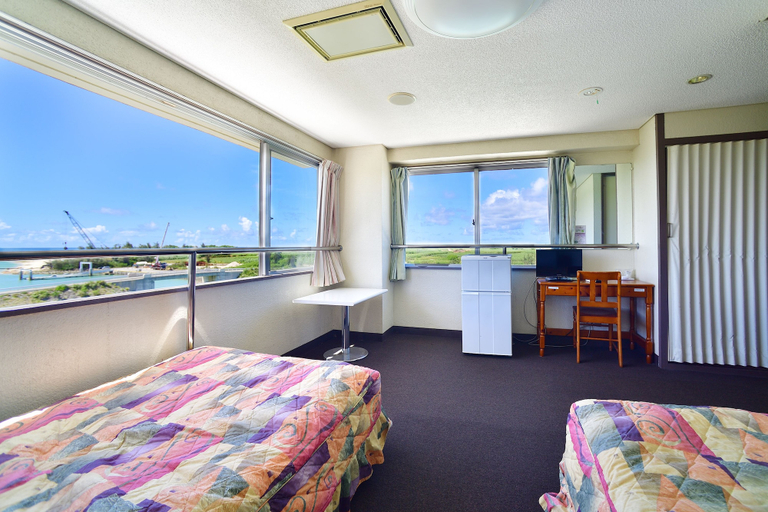 Bedroom 4, Hotel South Island, Miyakojima