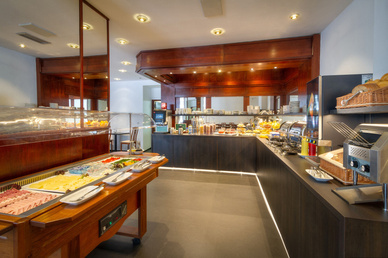 Food & Drinks 5, Hotel Harmony, Praha 1