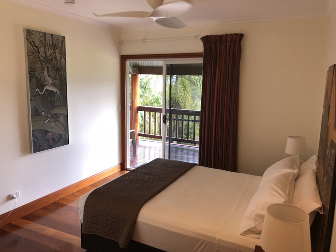 Bedroom 3, Daintree Manor Bed & Breakfast, Douglas