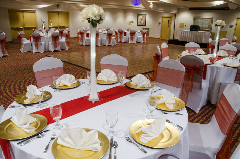 Food & Drinks 5, Ramada Plaza by Wyndham Albuquerque Midtown, Bernalillo