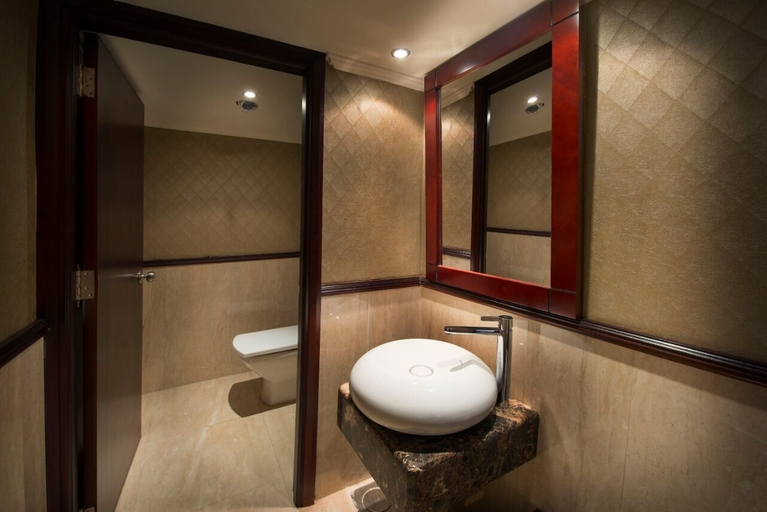 Bathroom 3, Nile Cruise Luxor and Aswan 3 & 4 nights, Luxor