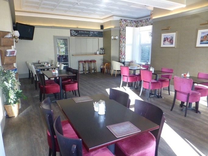 Food & Drinks, Arrandale House, Douglas