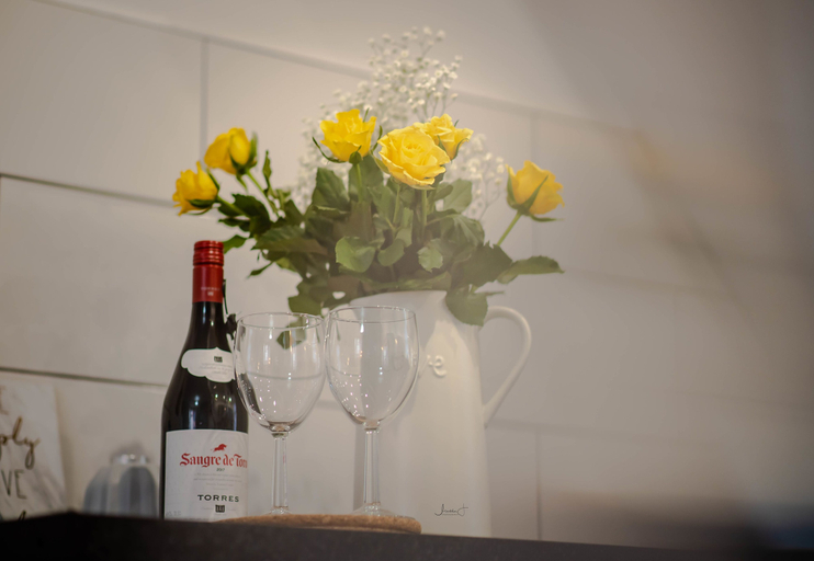 Food & Drinks 5, Infinity Apartments Harrow Road, Sefton