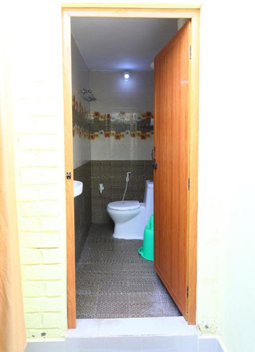 Bathroom 3, Royal House And Park, Nagappattinam
