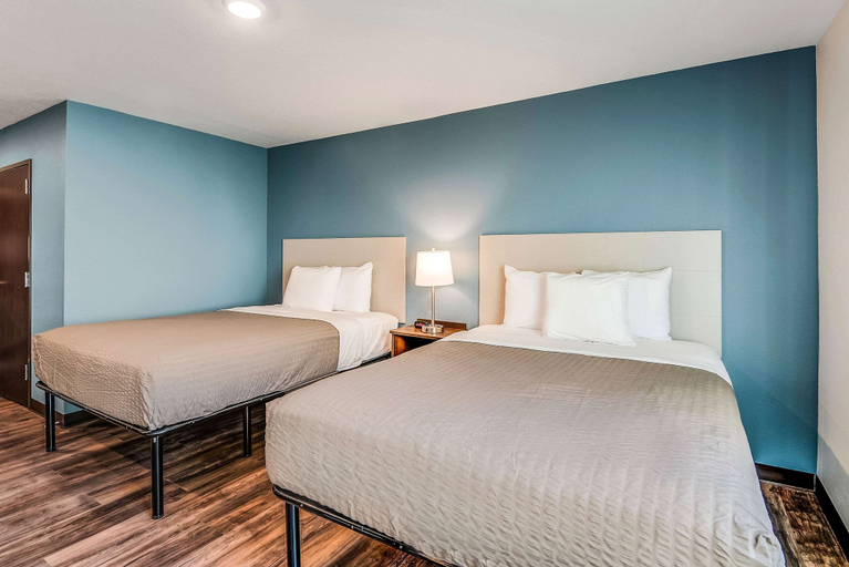 Bedroom 3, Woodspring Suites West Des Moines, Dallas