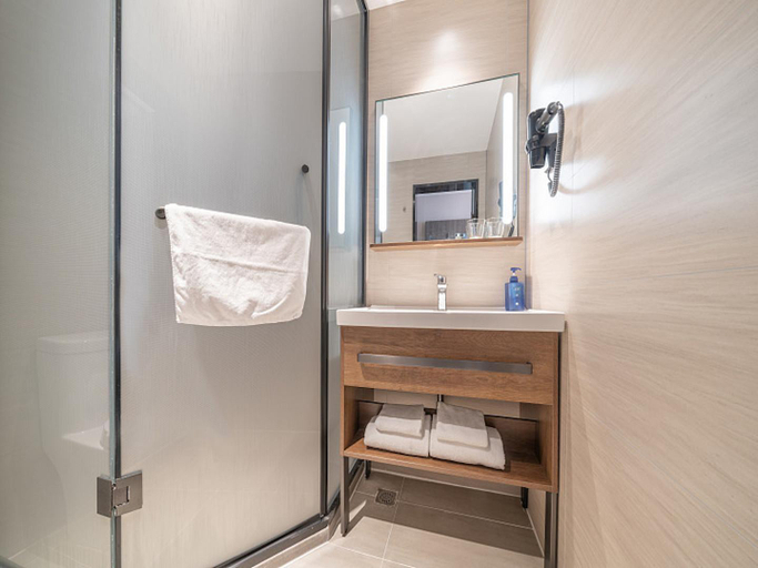 Bathroom 4, Hanting Hotel Beijing Qianmen Street, Beijing