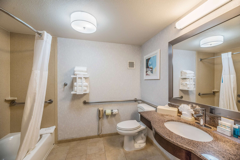 Bedroom 4, Hampton Inn Oakland-Hayward, Alameda