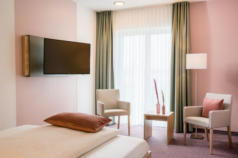 Bedroom 3, Best Western Plus Kurhotel an der Obermaintherme, Lichtenfels