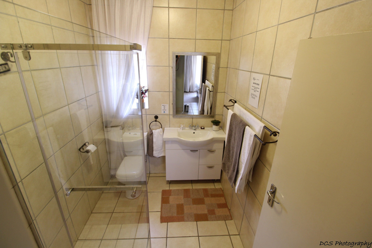 Bathroom 3, Wilger Guesthouse, City of Tshwane