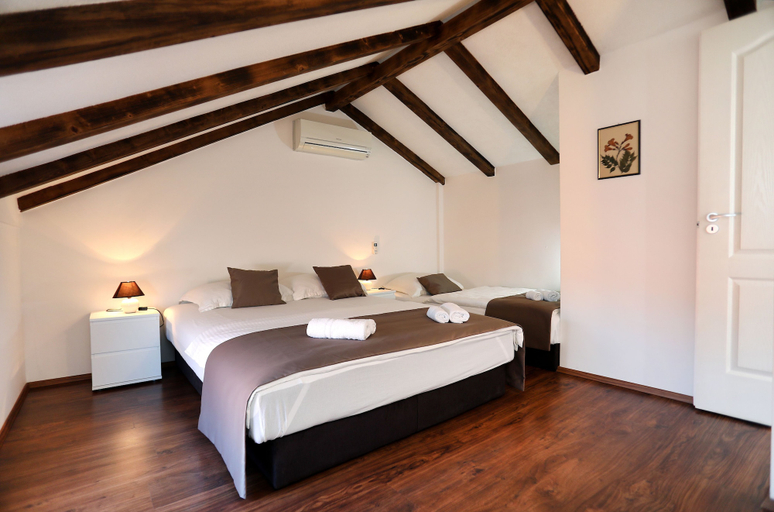 Bedroom 2, Vila SanAdrija, Marina