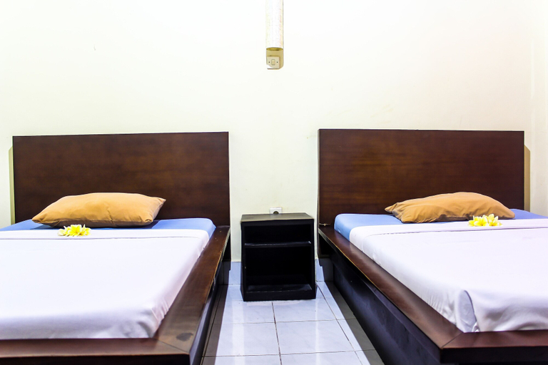 Bedroom 2, Budhi Beach Inn, Badung