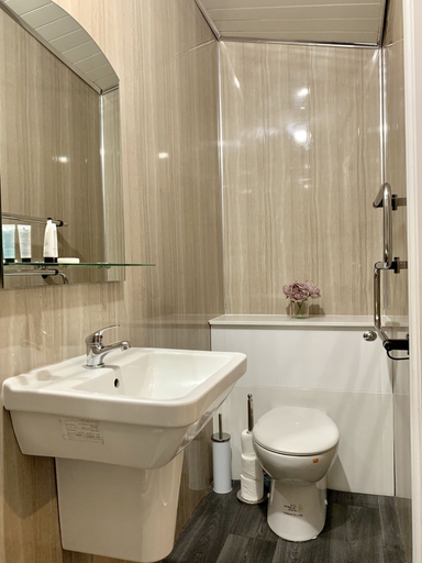 Bathroom 4, StayHere 4, Leeds