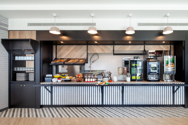 Food & Drinks 5, B&B HOTEL Ouistreham, Calvados