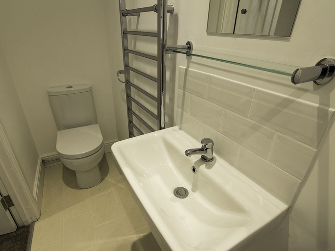 Bathroom 4, The Mount Pleasant Hotel, Worcestershire