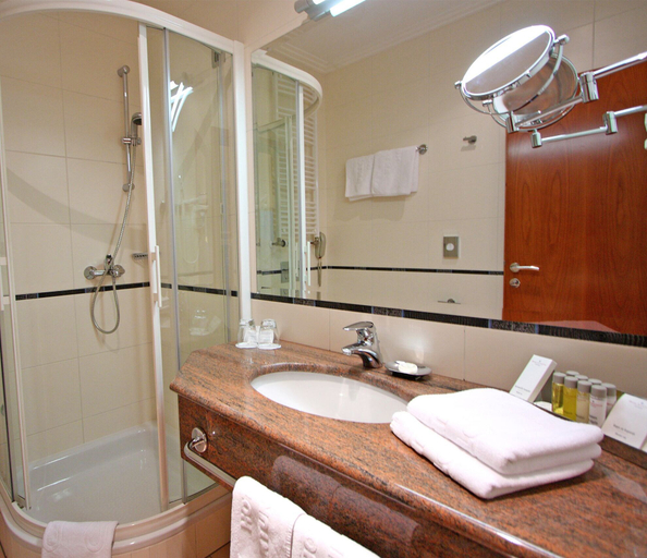 Bathroom 4, Hotel Antunovic Zagreb, Zagreb