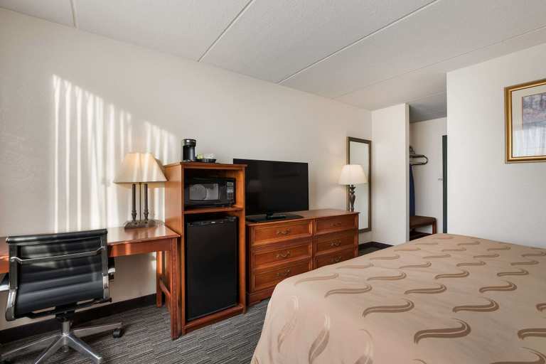 Bedroom 3, Quality Inn Joliet, Will