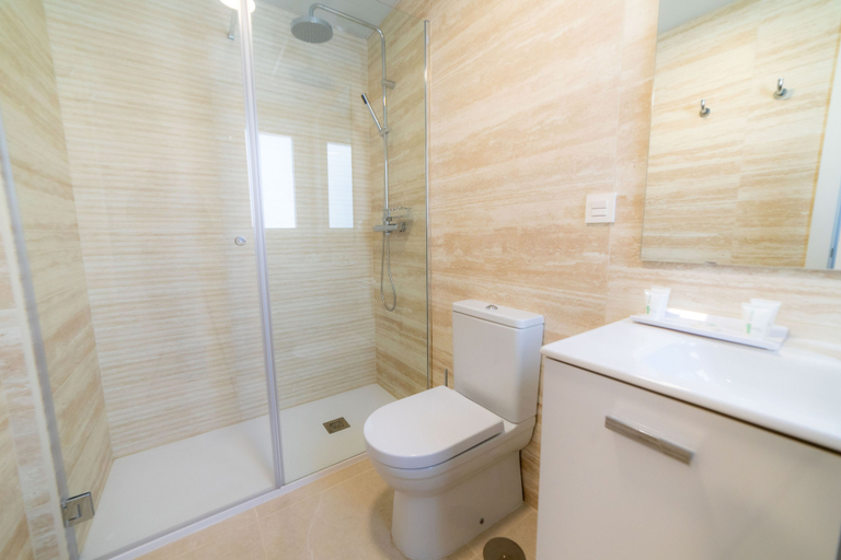Bathroom 5, Aqua Apartments Bellamar Marbella, Málaga