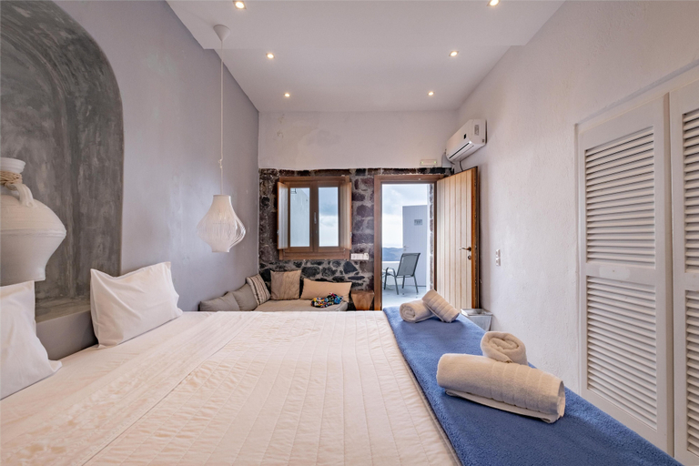 Bedroom 3, Loucas On The Cliff, South Aegean