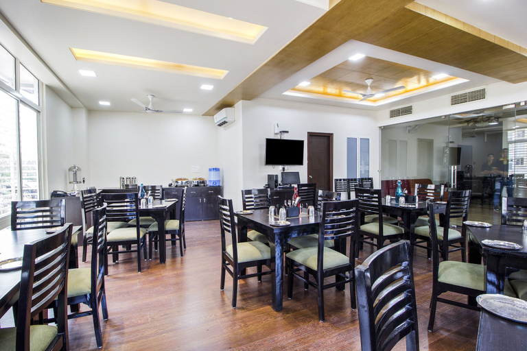 Food & Drinks 5, FabHotel The Royal CM Plaza, Jaipur