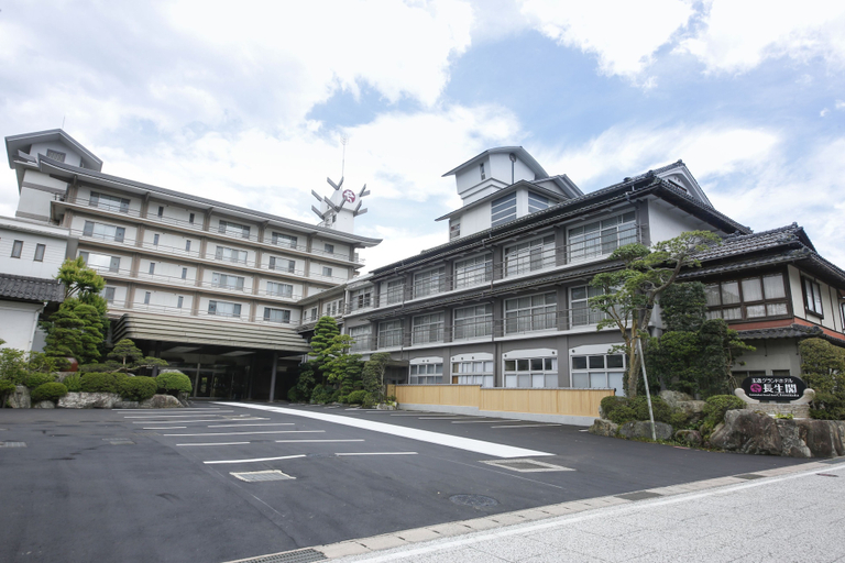 Exterior & Views 2, Tamatsukuri Grand Hotel Choseikaku, Matsue