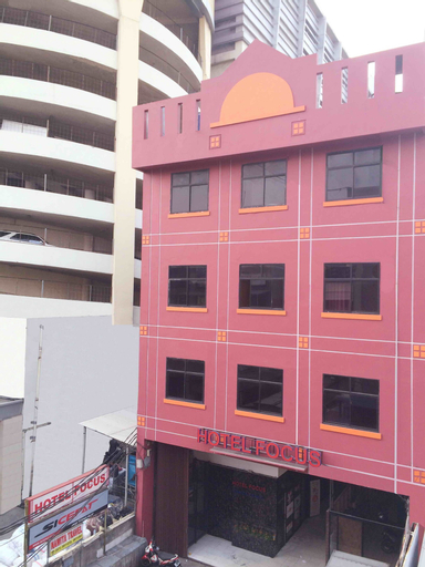 Exterior & Views 29