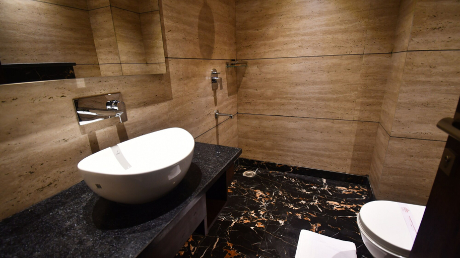 Bathroom 4, Hotel Ramaya Inn @ Har Ki Pauri Road, Dehradun