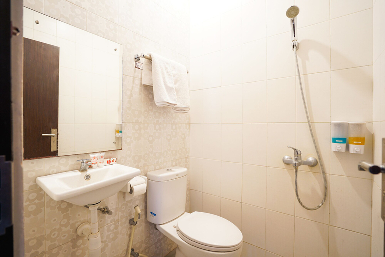 Bathroom 4, Audah Sevana Syariah Hotel, Surabaya