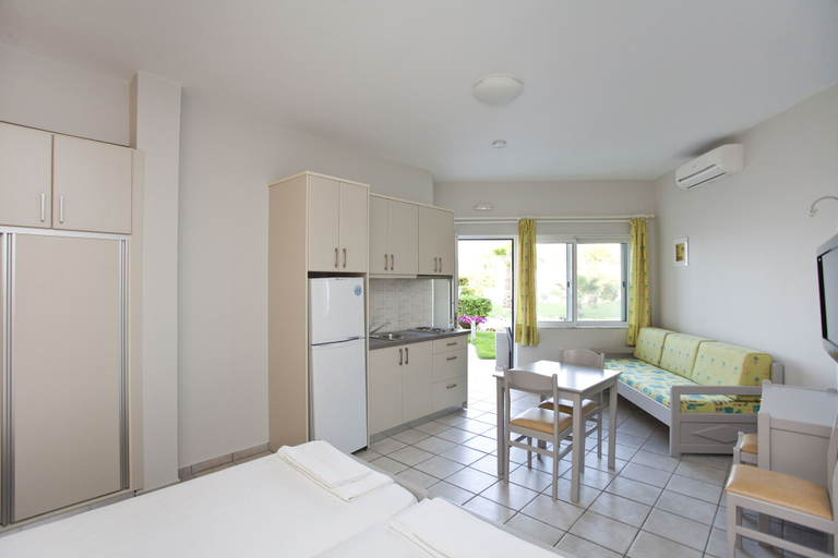 Others 5, Phaedra Hotel, Crete