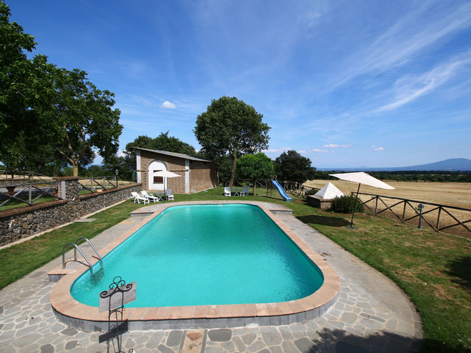 Farmhouse with pool in an area with history, nature and art  , Viterbo