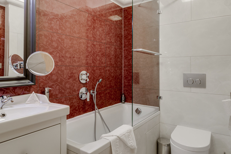 Bathroom 5, Louren - The Bridge Inn, Praha 1